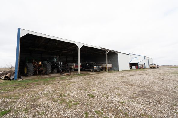 1975 County Road 1440, Moberly, MO 65270